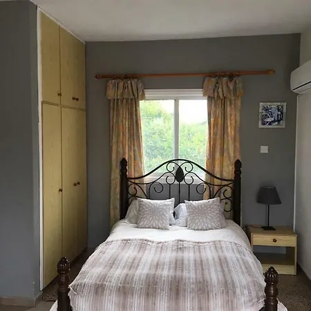 Detached Cozy Apartment