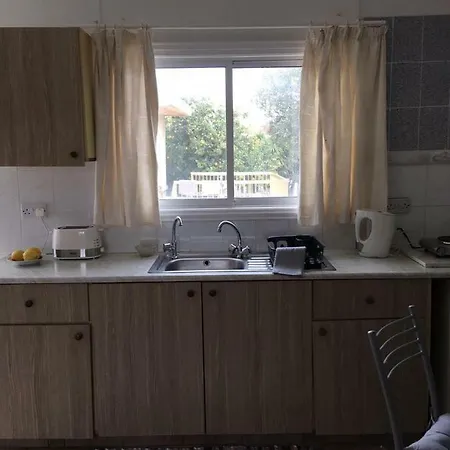 Detached Cozy Apartment