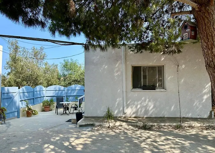 Detached Cozy דירה פאראלימני